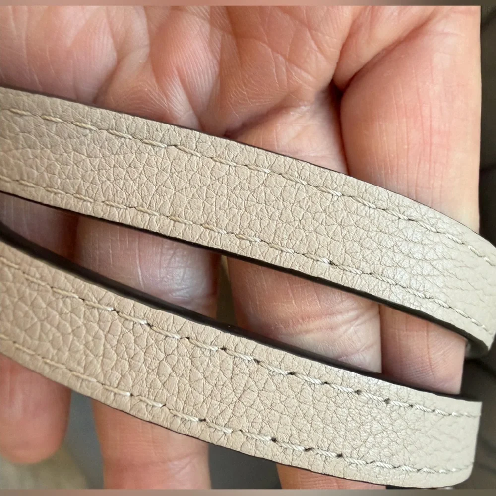 Louis Vuitton Lock Me Shopper Tote Work Bag Gold Cream - Picture 9 of 16